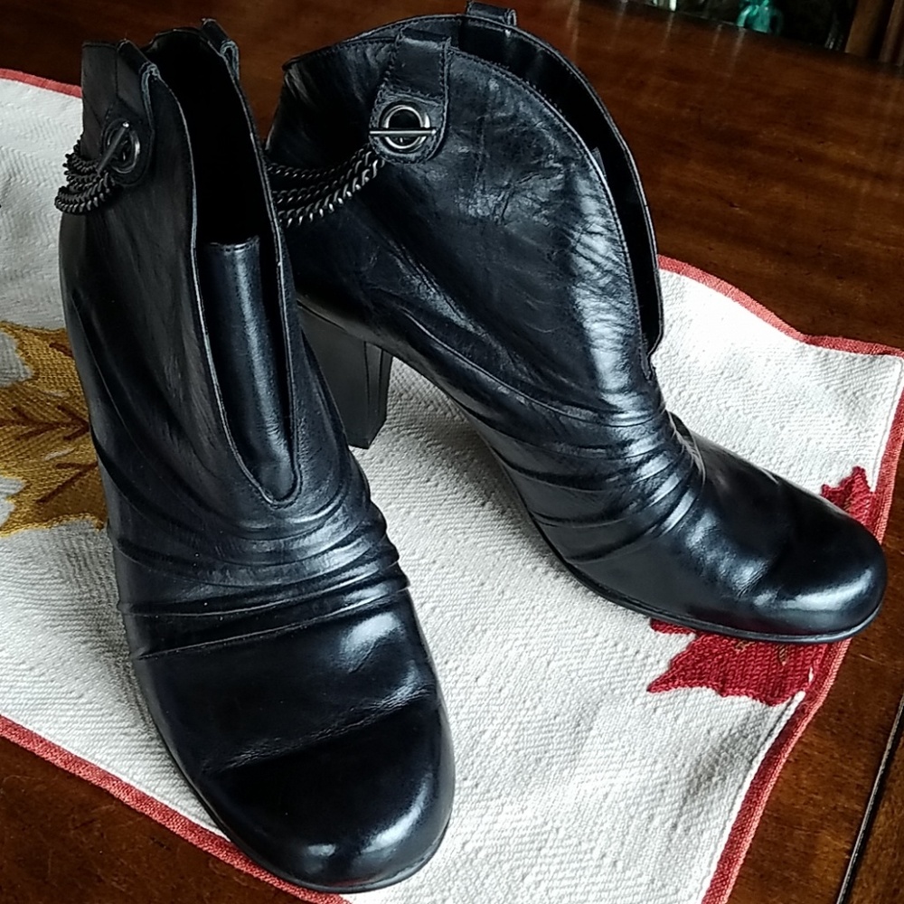 Black short leather boot Size 11